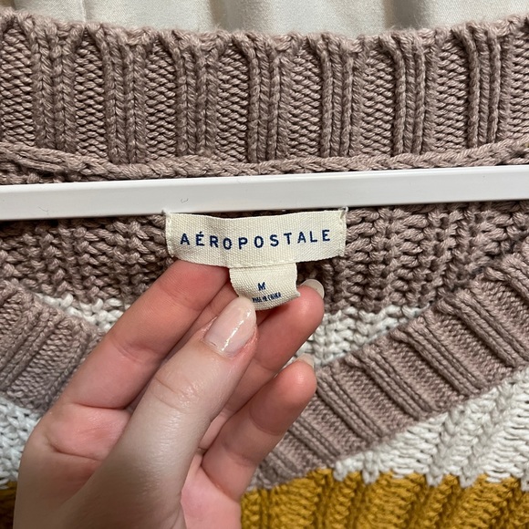 Colorblocked Striped Wide V Neck Sweater - Picture 2 of 4